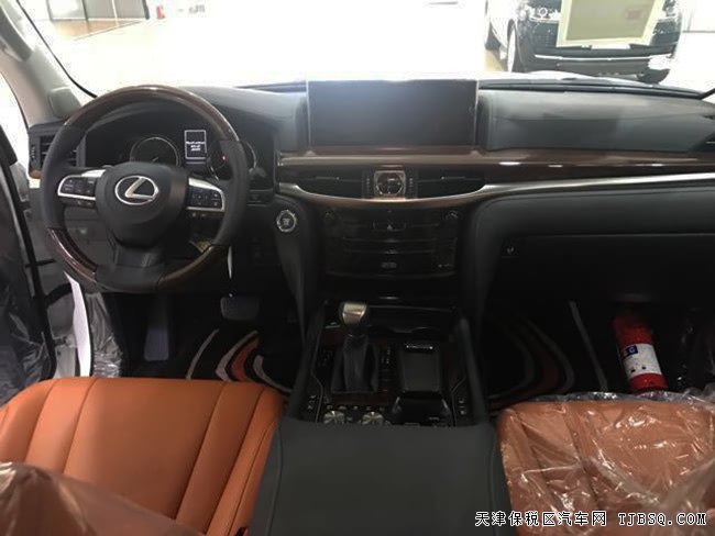 17款雷克萨斯LX570中东版顶配 21轮/8座/雷测现车158万
