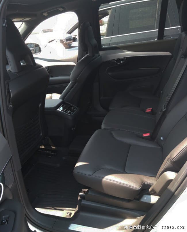 2017款沃尔沃XC90加规版 2.0T七座现车惠报价