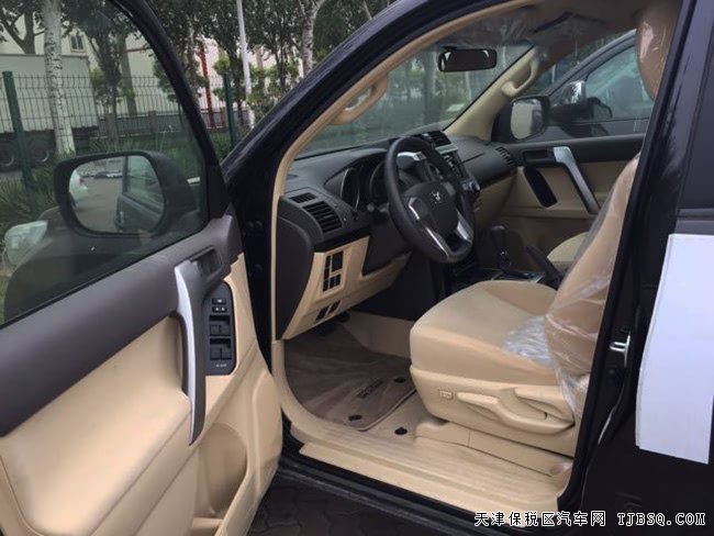 2017款丰田霸道2700中东版 后挂备胎/天窗现车38.3万起