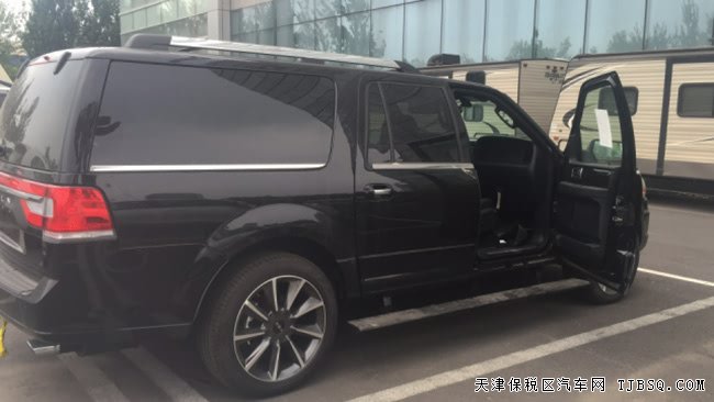 2017款林肯领航员3.5T墨西哥版 22轮/天窗/7座现车89万