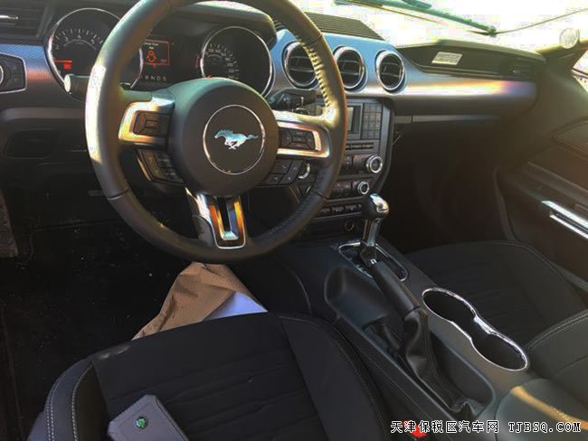 17款福特野马2.3T加规版标配 肌肉跑车现车32万惠满津城