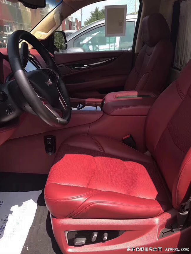 16款凯迪拉克凯雷德6.2L加规版 豪华总裁版现车142万巨献