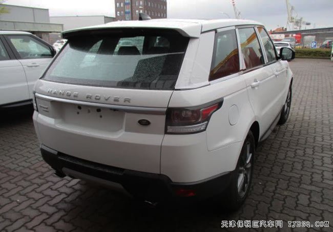 2017款路虎揽胜运动汽油版 滑动全景/19轮现车86.5万购