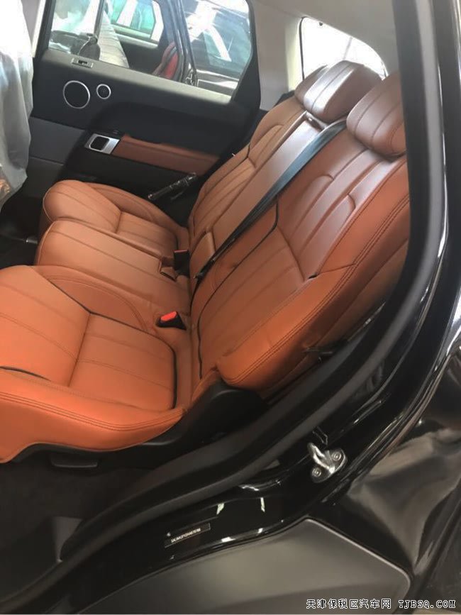 2017款路虎揽胜运动汽油版 21钻石轮/全景天窗现车93万