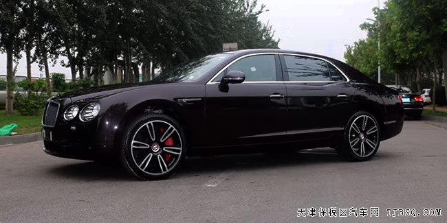 2017款宾利飞驰V8S欧规版 天窗/后娱/四座现车318万特惠