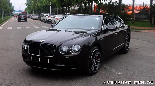 2017款宾利飞驰V8S欧规版 天窗/后娱/四座现车318万特惠