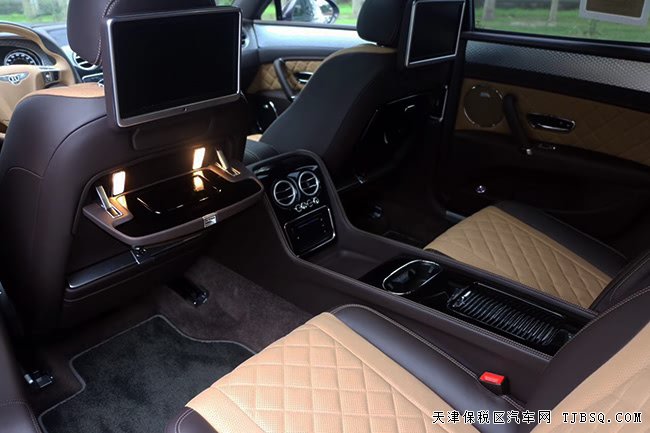 2017款宾利飞驰V8S欧规版 天窗/后娱/四座现车318万特惠