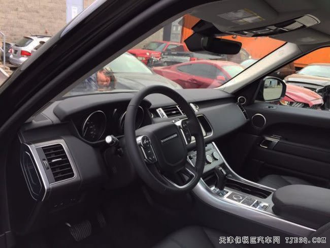 17款路虎揽胜运动汽油版 滑动全景/19轮现车89.5万优购