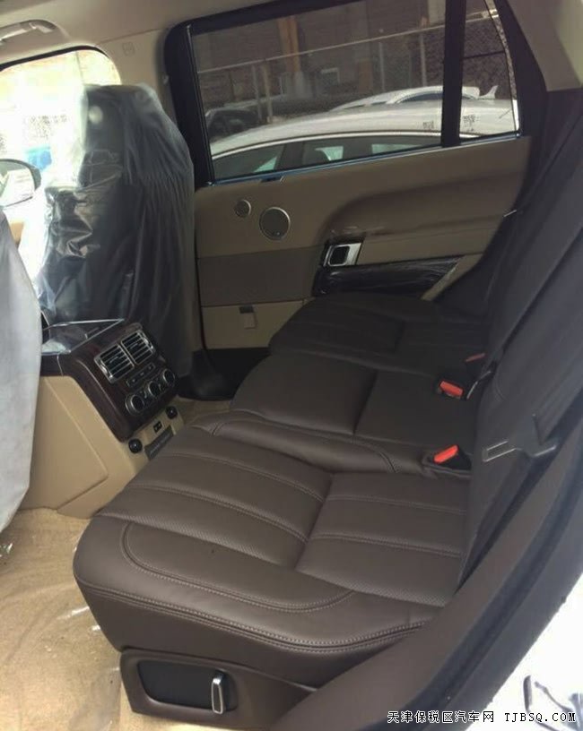 2017款路虎揽胜3.0T柴油Vogue加长版 天津港现车141万起