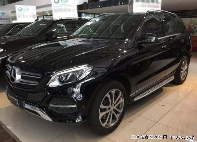 2017款奔驰GLE400中东版 19轮/全景天窗现车80.5万优购