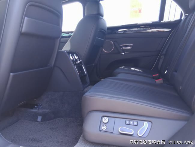 17款宾利飞驰V8S欧规版 5座/天窗/20轮/舒适包现车248万