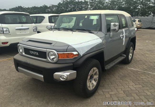 17款丰田FJ酷路泽4.0L中东版 JBL音响/8气囊现车52万起
