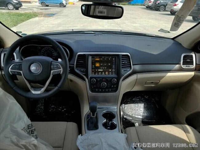 2017款JEEP大切诺基中东版 经典SUV现车优惠起航