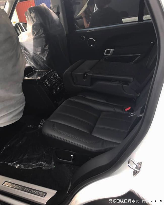 17款路虎揽胜3.0T柴油Vogue加长版 21轮/全景现车143万