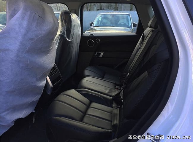 17款路虎揽胜运动汽油版 滑动全景/19轮/电吸门现车86万