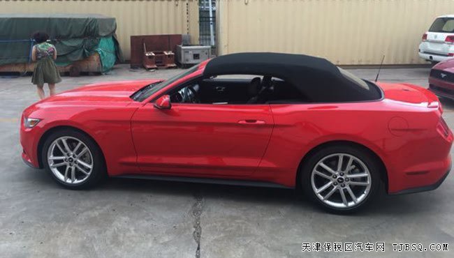 2017款福特野马2.3T加规版跑车 敞篷版跑车现车优惠尊享