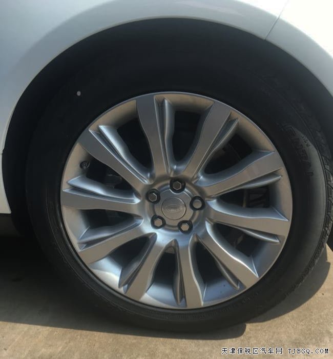 2017款路虎揽胜3.0T柴油创世加长版 21轮/四座现车164万