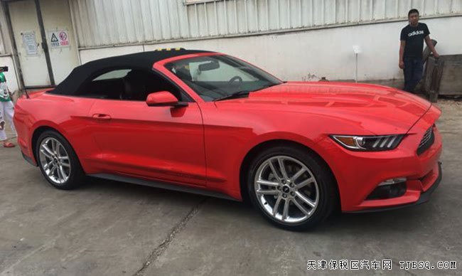 2017款福特野马2.3T敞篷版跑车 19轮/200A包现车50万尽享