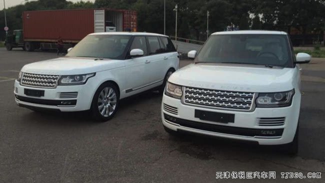 2017款路虎揽胜3.0T柴油创世版 21轮/4座/后娱现车143万