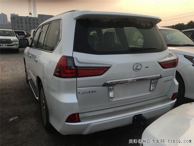 2017款雷克萨斯LX570中东版顶配 天津港现车乐享