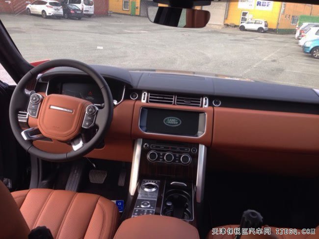 2017款路虎揽胜3.0T柴油创世版 4座/21轮/二代现车144万