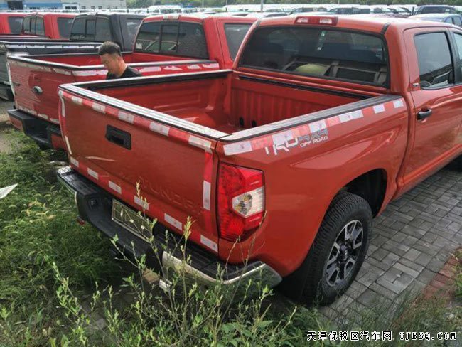 2017款丰田坦途SR5 TRD版皮卡 18轮/天窗/JBL现车46.5万