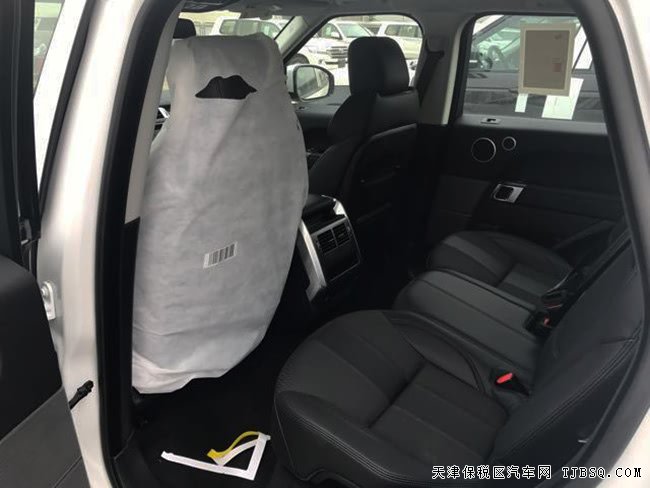 2017款路虎揽胜运动柴油版 19熏黑轮/全景天窗现车77.5万