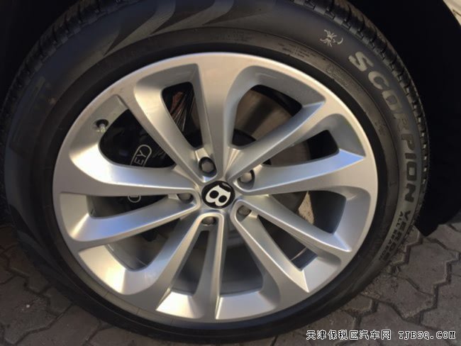 17款宾利添越6.0T加规版 全景天窗/电吸门/21轮现车410万