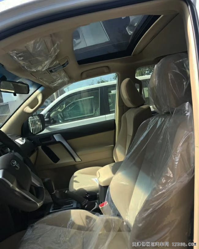 2017款丰田普拉多2700中东版 17轮/天窗/底挂现车38.7万