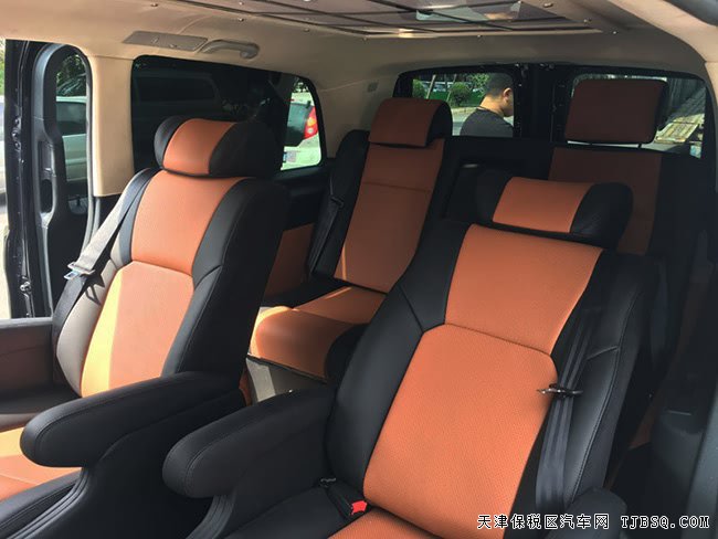 2017款奔驰Metris豪华商务车 2.0T现车优惠起航