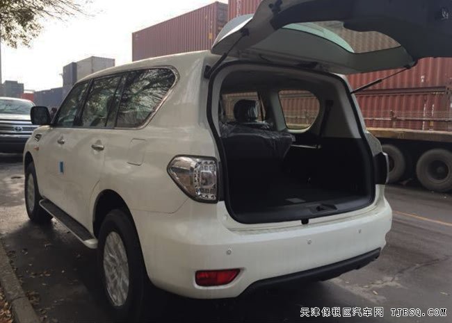 2017款日产途乐Y62中东版4.0L 经典越野优惠起航