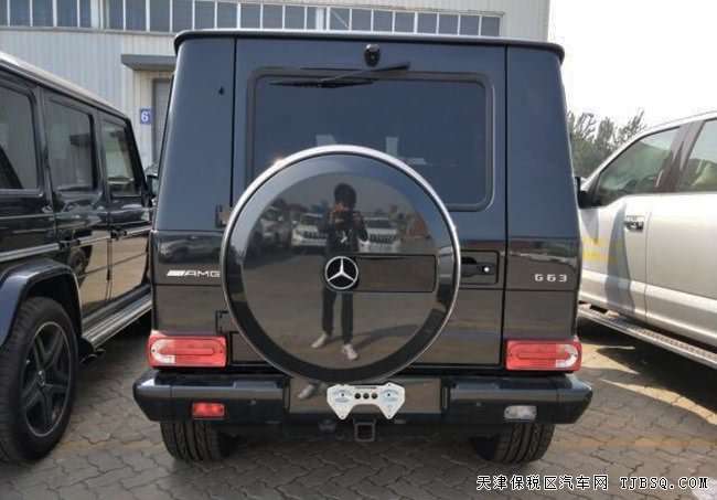 2017款奔驰G63AMG加规版 全地形越野现车273万优惠巨献