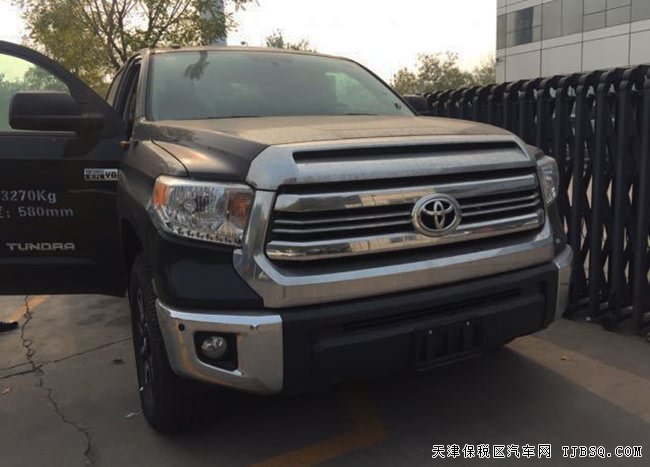 2017款丰田坦途SR5 TRD版美式皮卡 18轮/天窗现车53万购