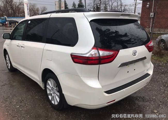 2017款丰田塞纳四驱顶配版 18轮/电动门/双天窗现车60万