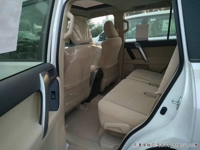 2017款丰田霸道2700中东版 底挂备胎/天窗现车38万乐享