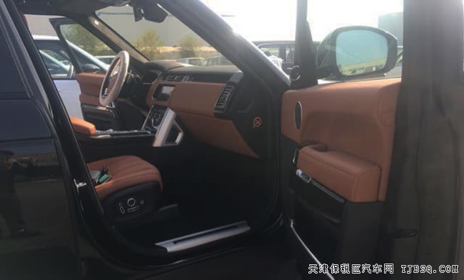 17款路虎揽胜3.0T柴油创世加长版 21轮/创世包现车164万