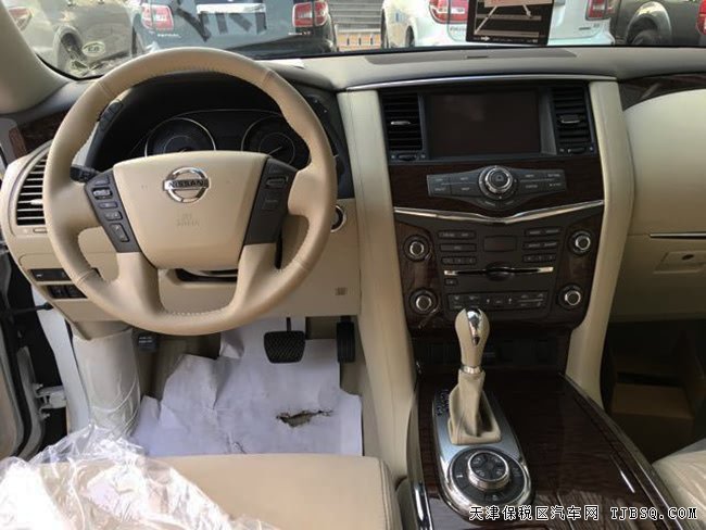 17款日产途乐Y62中东版 天窗/18轮/后差速锁现车56.5万