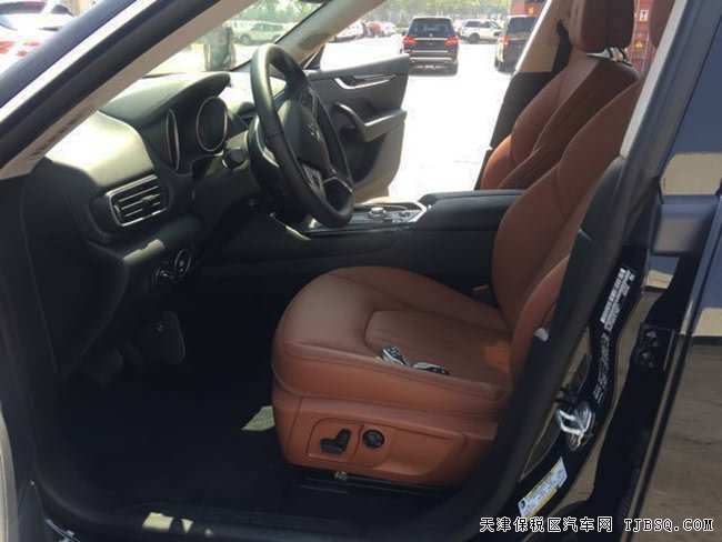 17款玛莎拉蒂levante中东版 低功率/19轮/全景现车92万