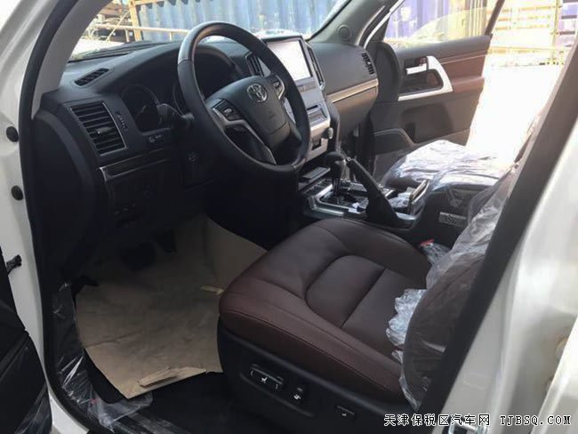平行进口车丰田酷路泽5700中东版 17款现车即刻拥有