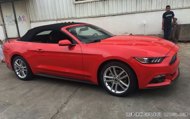 2017款福特野马2.3T肌肉跑车 平行进口车绚丽呈现