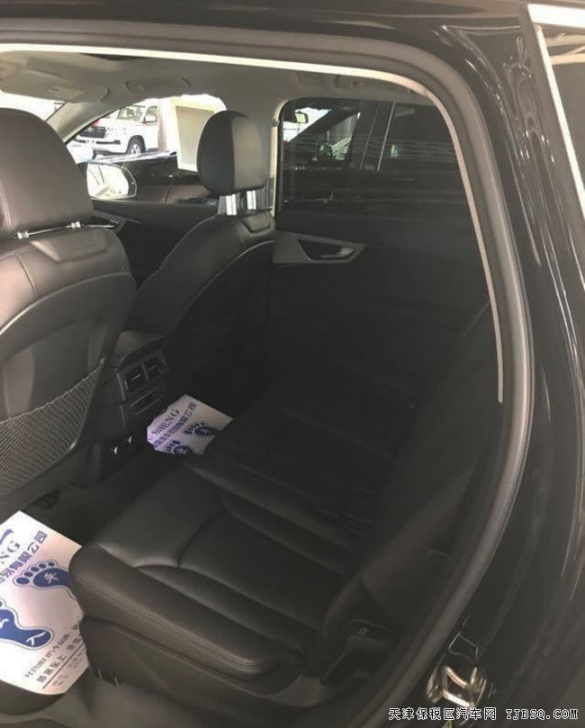 2018款奥迪Q7加规版 MMI导航/全景天窗/19轮现车68.5万