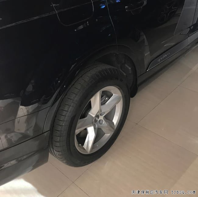 2018款奥迪Q7加规版 MMI导航/全景天窗/19轮现车68.5万