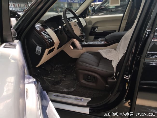2017款路虎揽胜3.0T柴油加长版 20轮/滑动全景现车137万