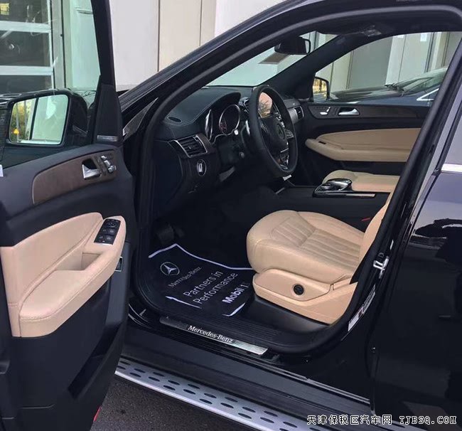 2018款奔驰GLS450美规版 全景天窗/外观包/停辅包107万