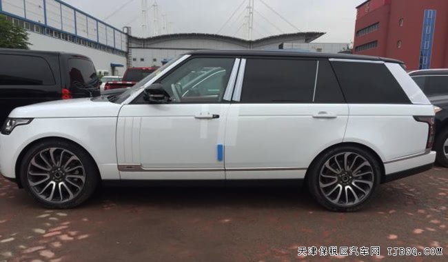 17款路虎揽胜3.0T柴油创世加长版 22轮/创世包现车158万