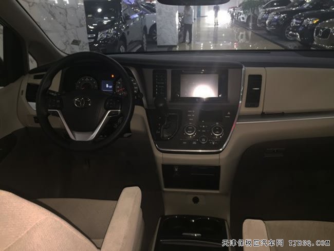2017款丰田塞纳3.5L商务MPV 平行进口车限时折扣