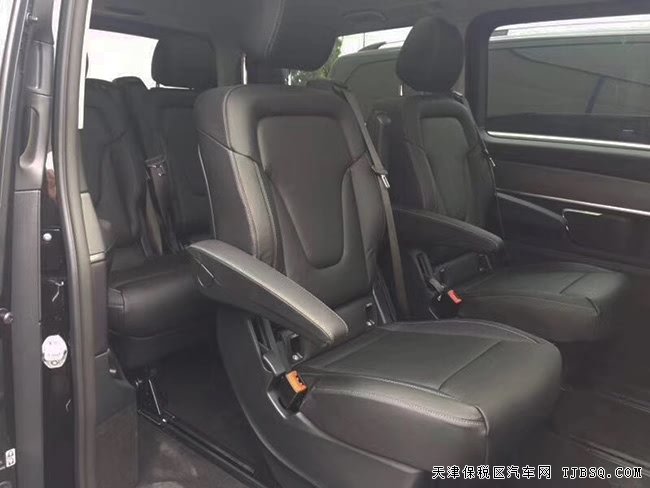 2018款奔驰V250豪华七座商务车 18轮/全景天窗现车68万