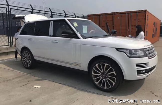 17款路虎揽胜3.0T柴油创世加长版 22轮/创世包现车157万