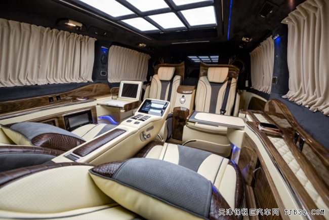 平行进口车17款奔驰Metris加规版 现车优惠起航