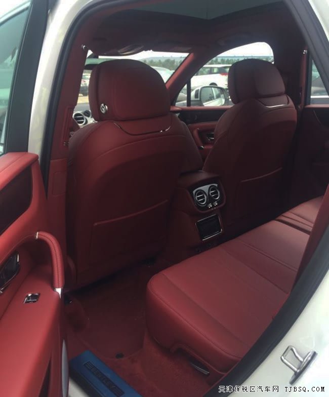 2018款宾利添越4.0T柴油版 全景天窗/20轮/5座现车288万